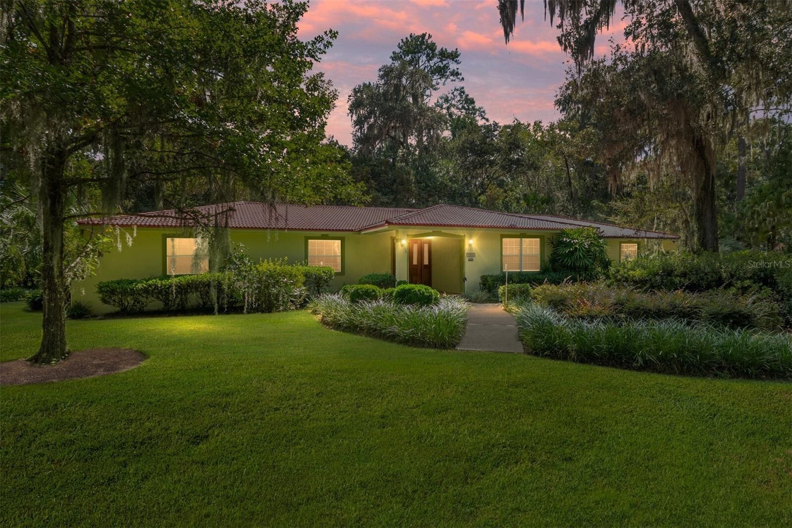 Property Photo:  7515 SW 36th Avenue  FL 32608 