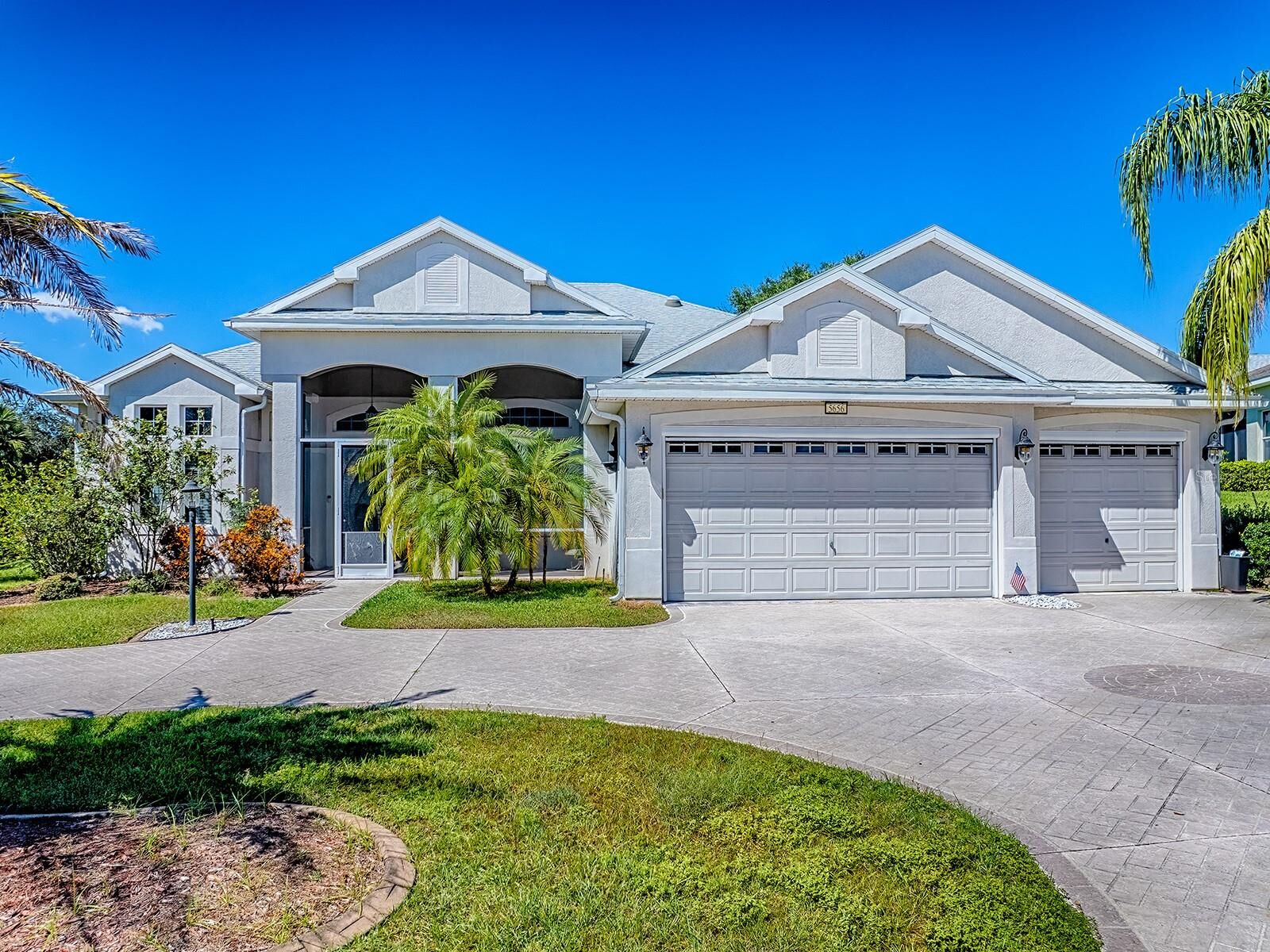 Property Photo:  5656 Bounty Circle  FL 32778 