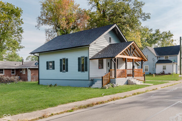 Property Photo:  2104 W 16th Street  IN 46016 