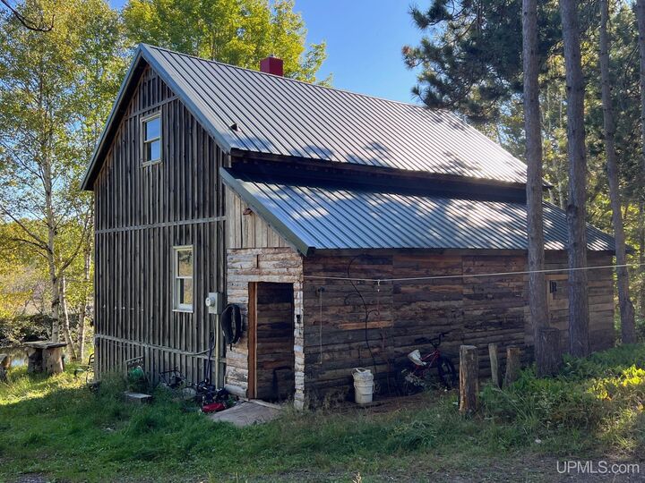 Property Photo:  25307 Dover Road  MI 49913 