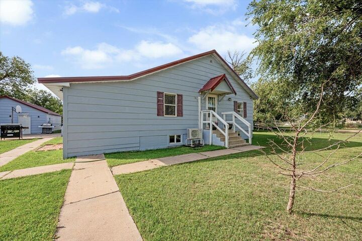 Property Photo: 611 2nd Street SD 57762