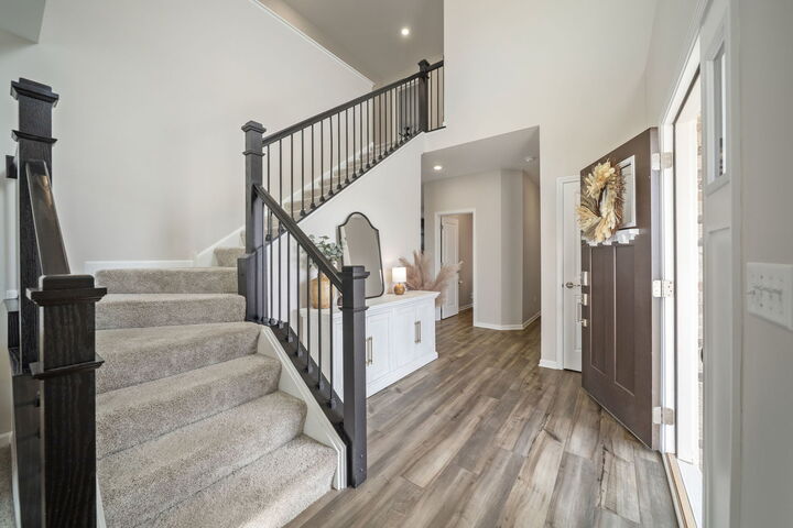Property Photo: 1427 Garfield Drive IL 60119