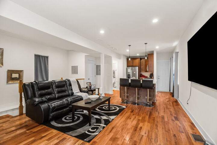 Property Photo:  1640 N Talman Avenue  IL 60647 