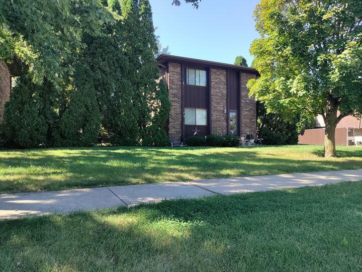 15804 Laramie Avenue 4  Oak Forest IL 60452 photo
