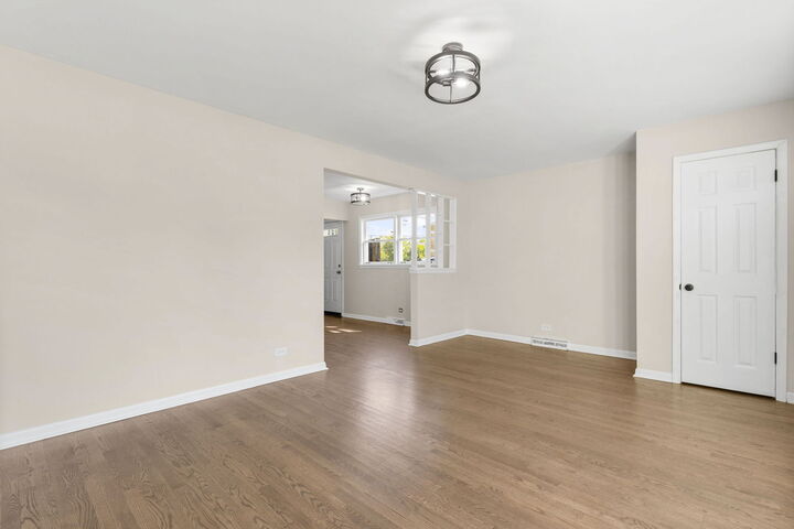 Property Photo: 14637 Vincennes Road IL 60426