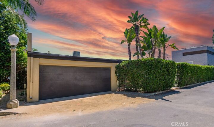 Property Photo:  9400 Sierra Mar Drive  CA 90069 