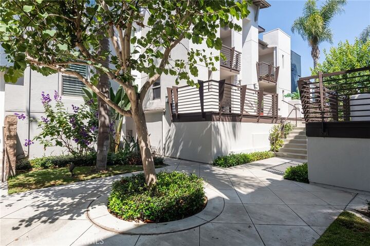 Property Photo:  5512 149th Place 10  CA 90250 