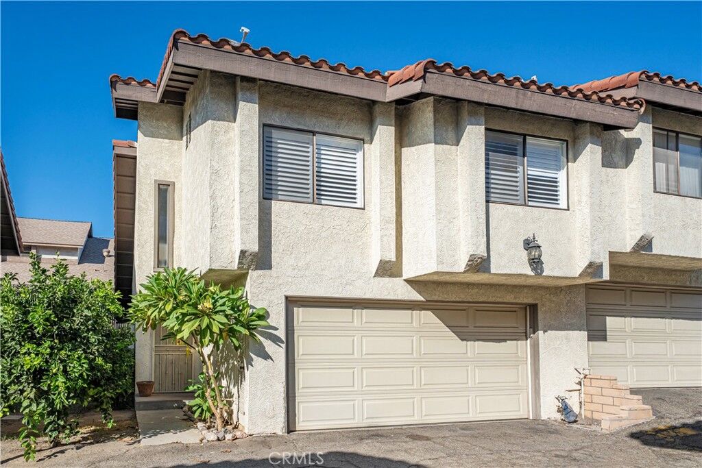Property Photo: 5577 Pioneer 5 CA 90601