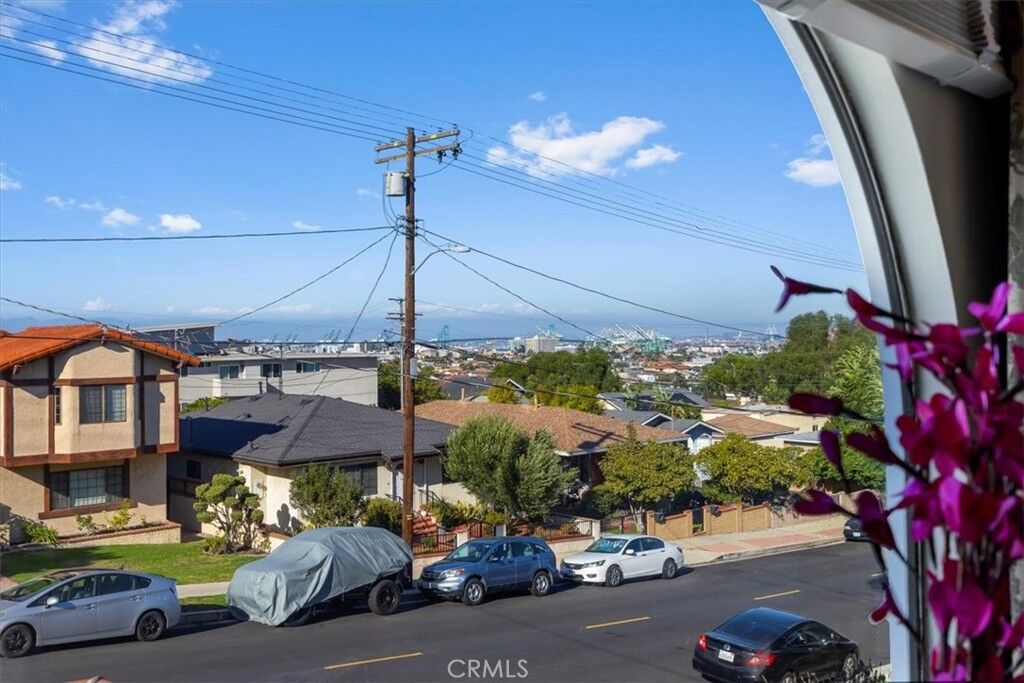 Property Photo:  947 W 20th Street  CA 90731 