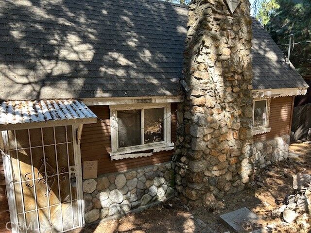 Property Photo:  982 Oak (Aka 22668 Crest Forest Dr.) Drive  CA 92325 