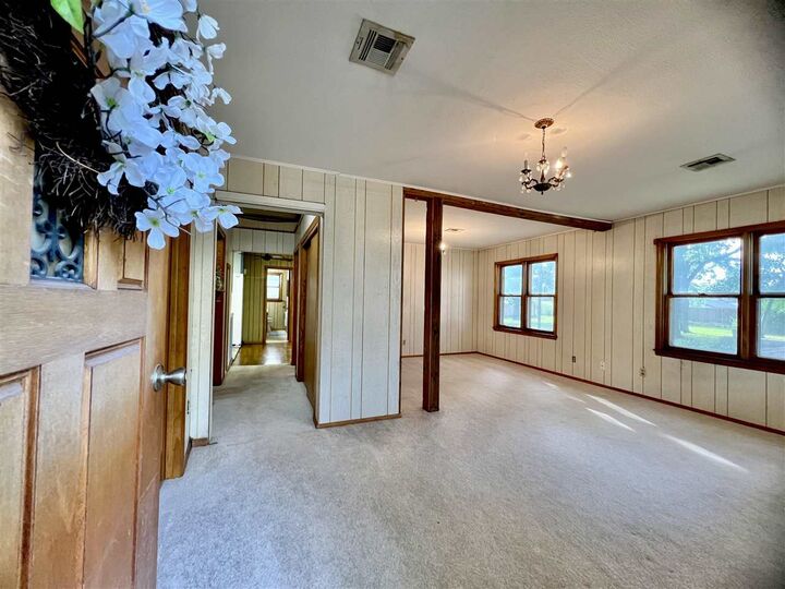 Property Photo:  316 N Jenkins  OK 74653 