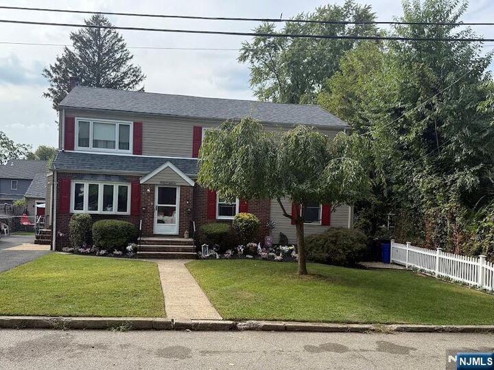 98 John Place  Bergenfield NJ 07621 photo