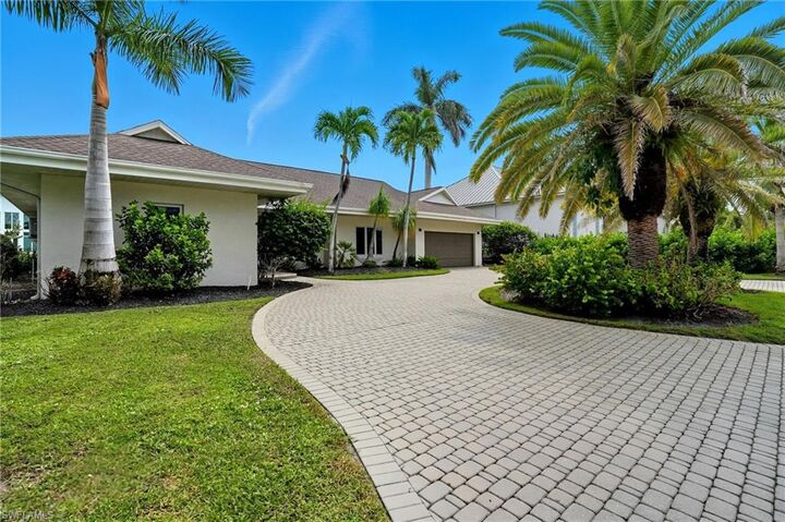 Property Photo:  5122 Starfish Ave  FL 34103 