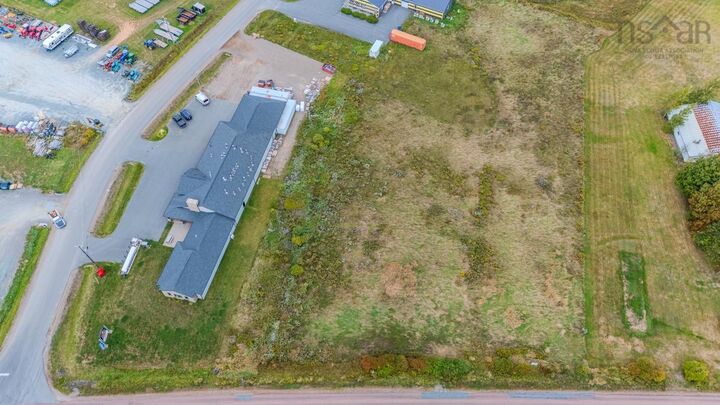 15 Hub Centre Dr  Truro NS B6L 0E2 photo
