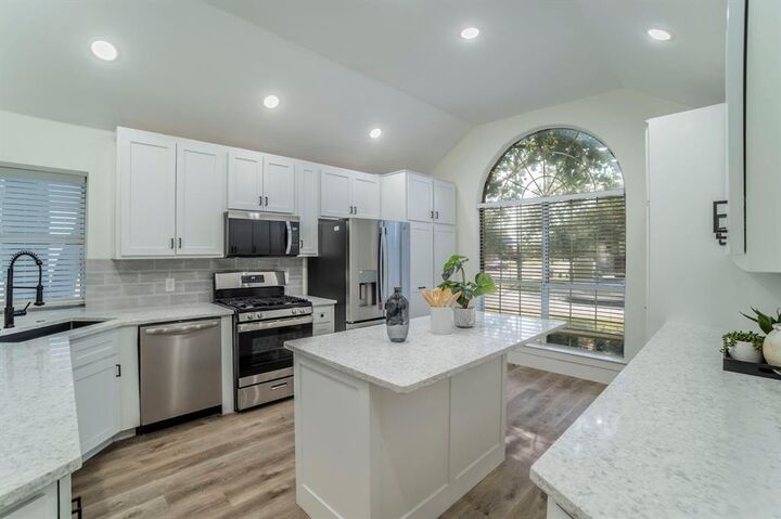 Property Photo: 5629 Chimney Rock Drive TX 76017