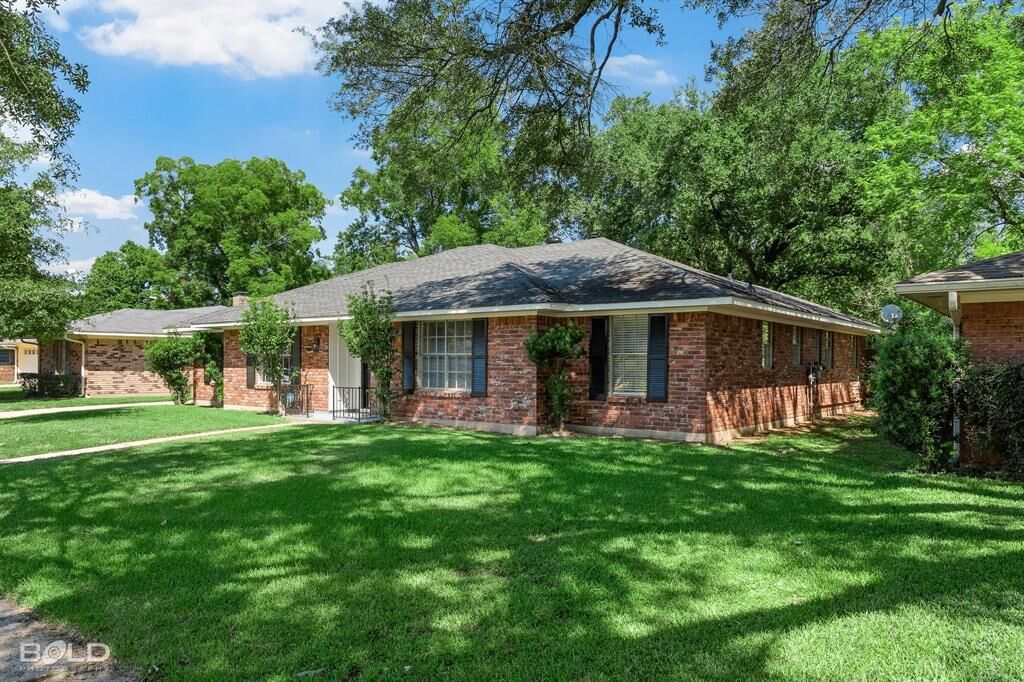 Property Photo: 7517 University Drive LA 71105