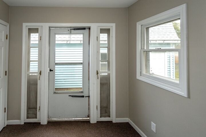 Property Photo:  262 Notre Dame St 1  MA 01085 