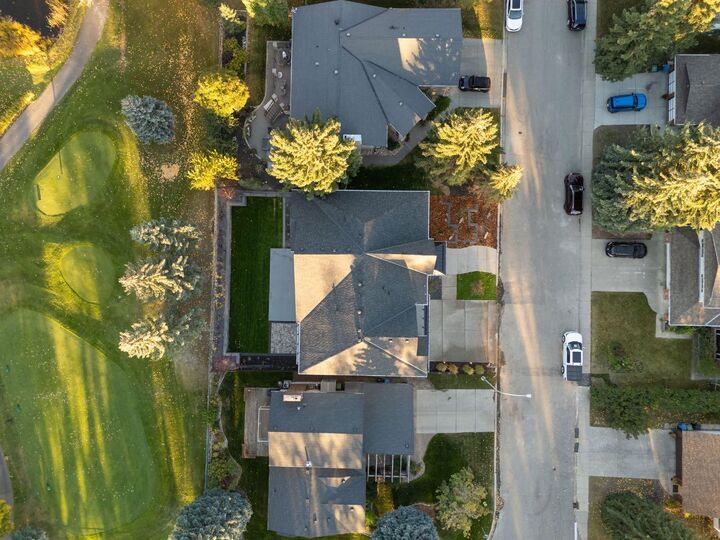 Property Photo:  620 Varsity Estates Crescent NW  AB T3B 3C3 