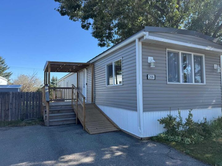 206 Polar Avenue  High River AB T1V 1J4 photo