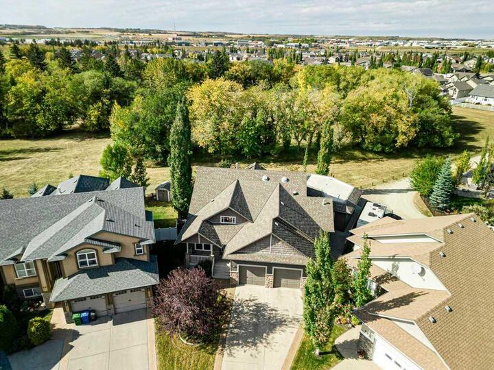 Property Photo:  34 Overand Place  AB T4N 5C9 