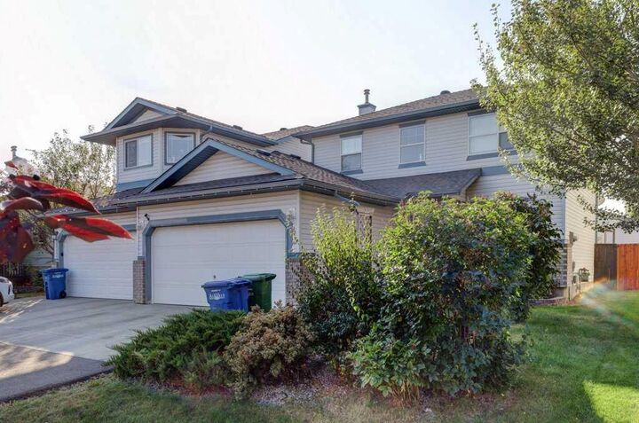 Property Photo:  43 Canoe Square SW  AB T4B 2N5 