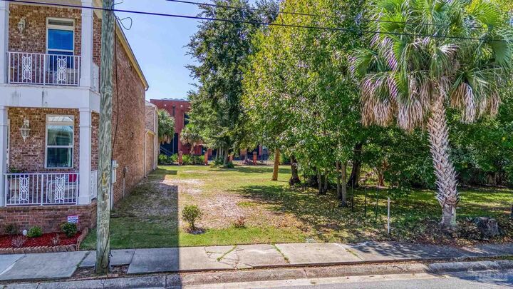 Property Photo: 400 Blk W Intendencia St FL 32502