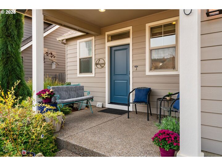 Property Photo:  400 W Dixon Dr  OR 97132 