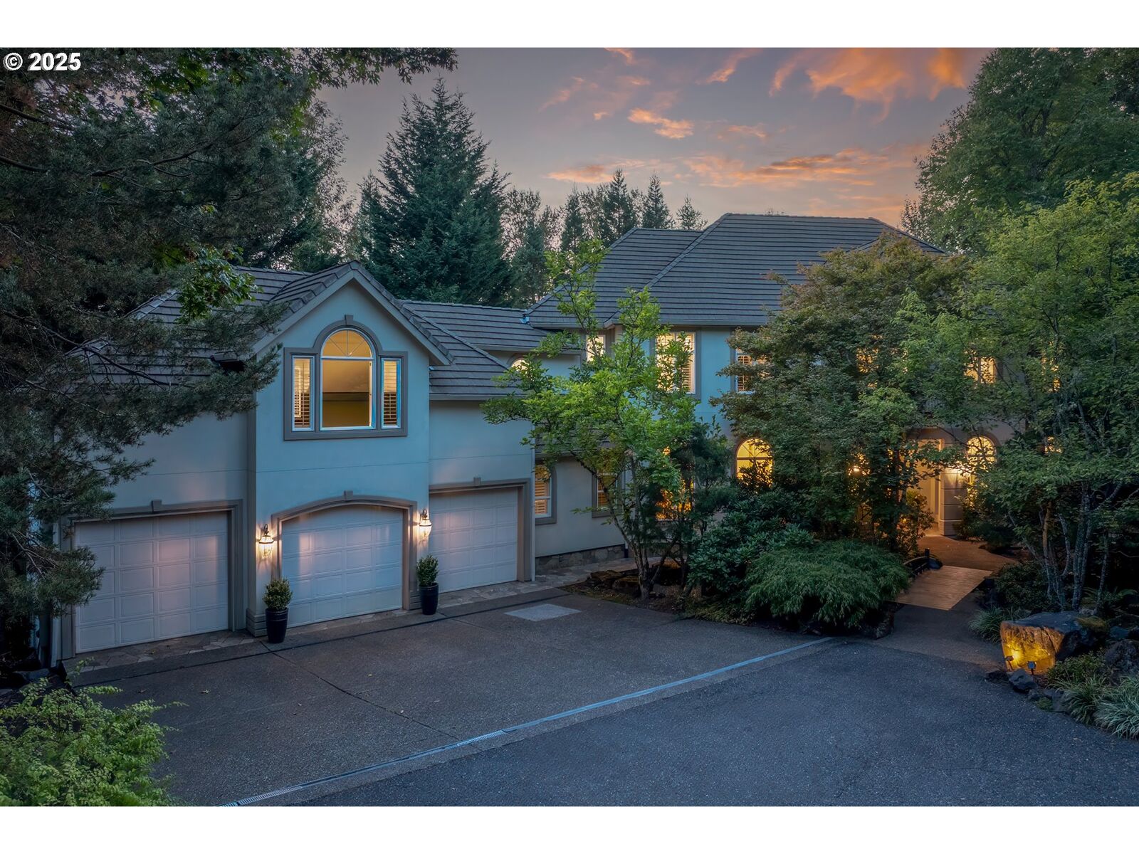 Property Photo: 11433 S Northgate Ave OR 97219