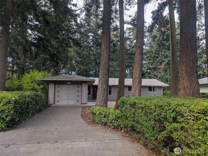 1911  Peacock Lane  Oak Harbor WA 98277 photo