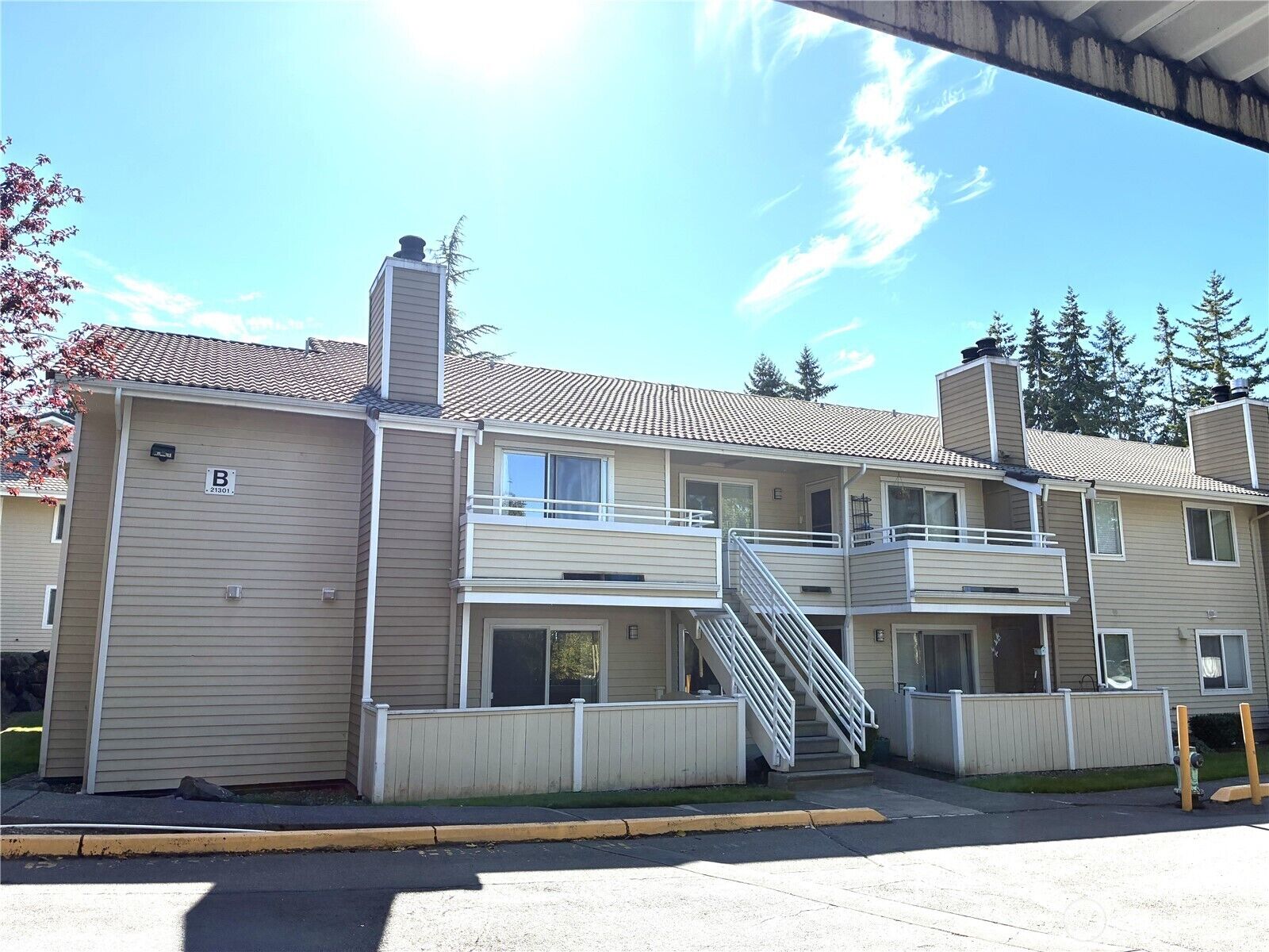 Property Photo:  21301  52nd Avenue W B111  WA 98043 