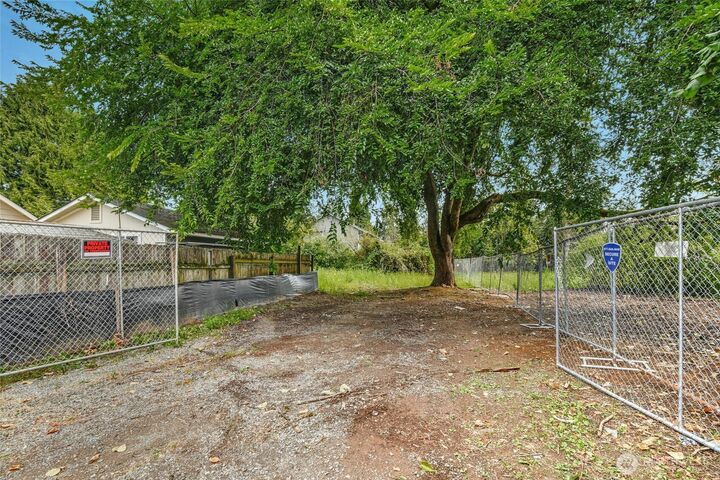 Property Photo:  523  Park Street  WA 98272 