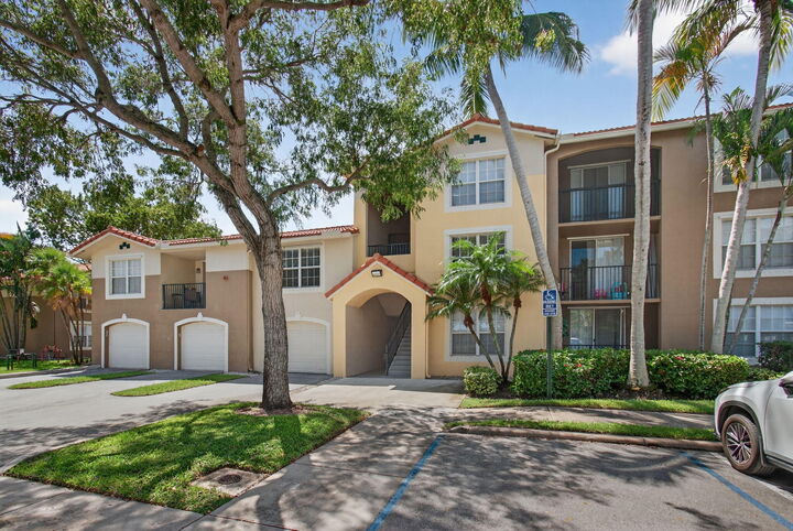 Property Photo:  15185 Michelangelo Boulevard 202  FL 33446 
