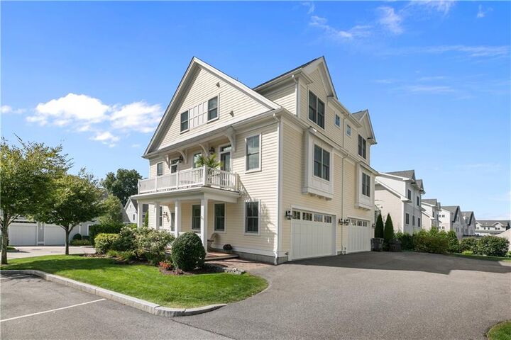 Property Photo:  50 Kettle Point Avenue 50  RI 02914 