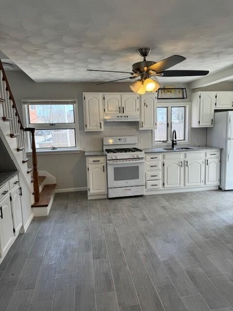 Property Photo:  4 Shaws Lane  RI 02809