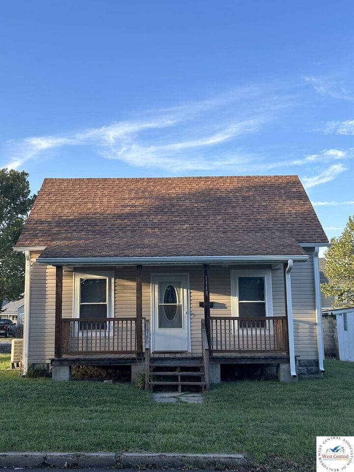 Property Photo: 1113 E 5th MO 65301