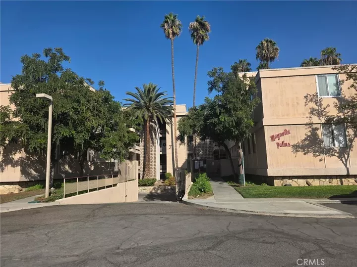 6979 Palm 331J  Riverside CA 92506 photo