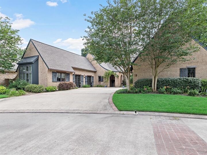 Property Photo:  19 Waterford Dr  TX 77630 