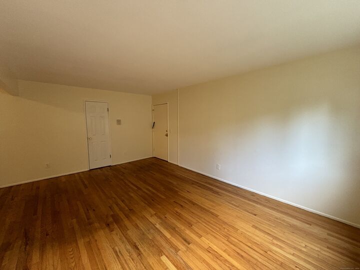 Property Photo:  12 North Taylor Avenue 31  CT 06854 