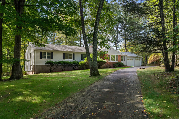 Property Photo:  118 Maple Vale Drive  CT 06525 