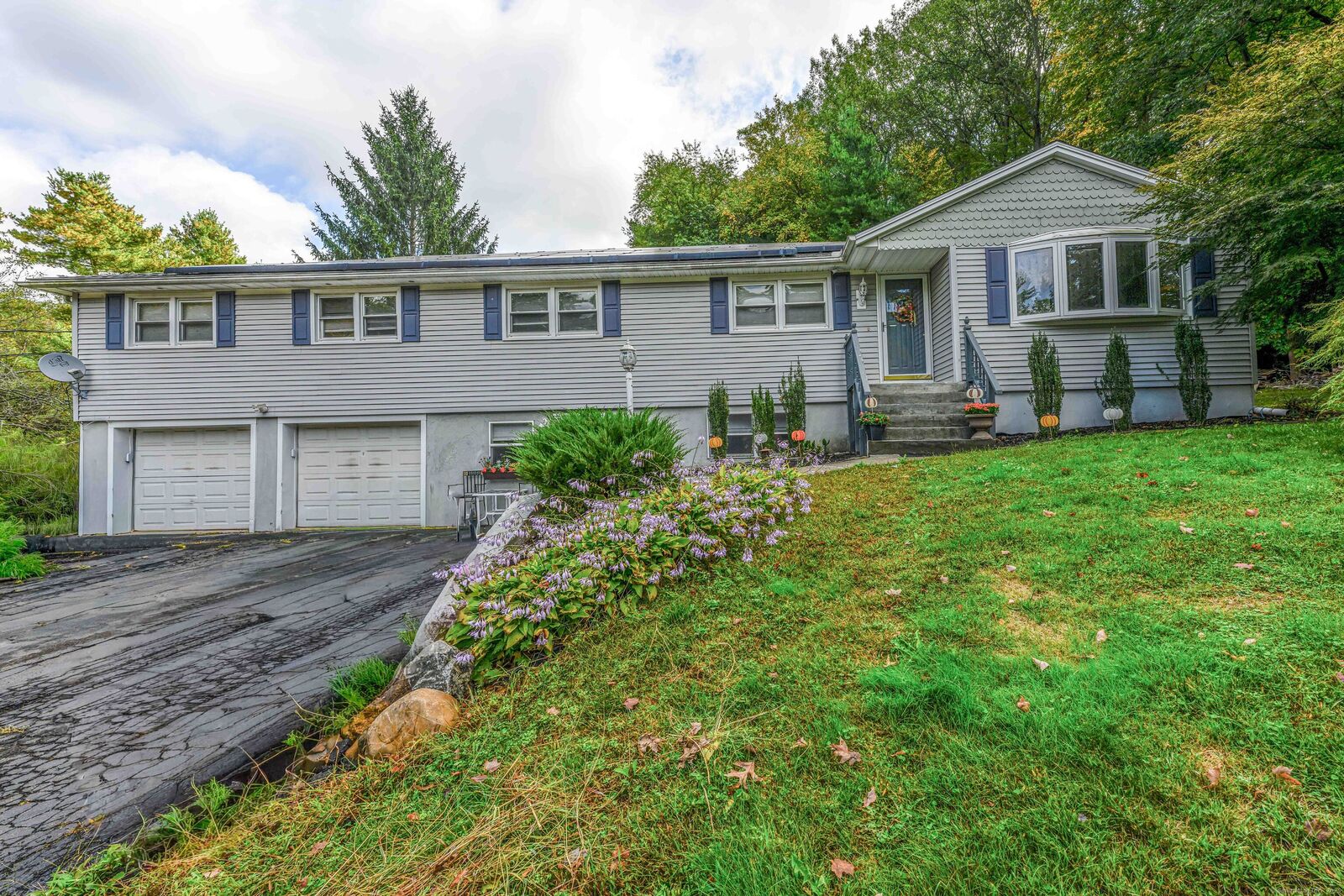 Property Photo:  201 Rimmon Road  CT 06473 