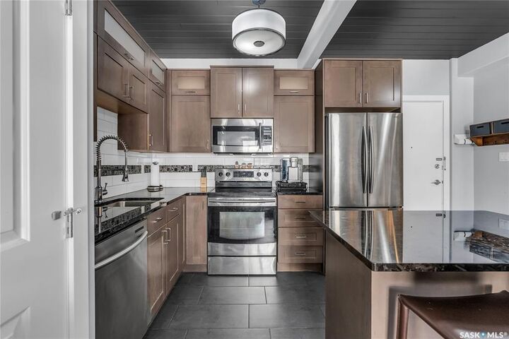 Property Photo: 415 3rd Avenue N 304 SK S7K 2J2