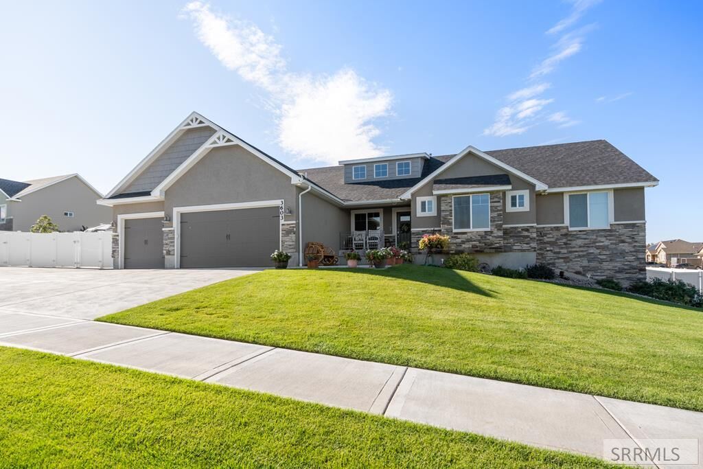 Property Photo:  3603 Founders Pointe Court  ID 83406 