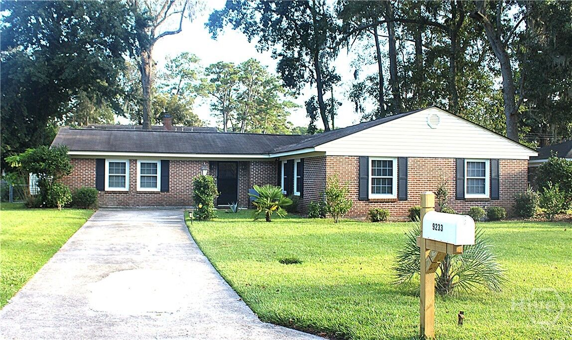 Property Photo: 9233 Garland Drive GA 31406