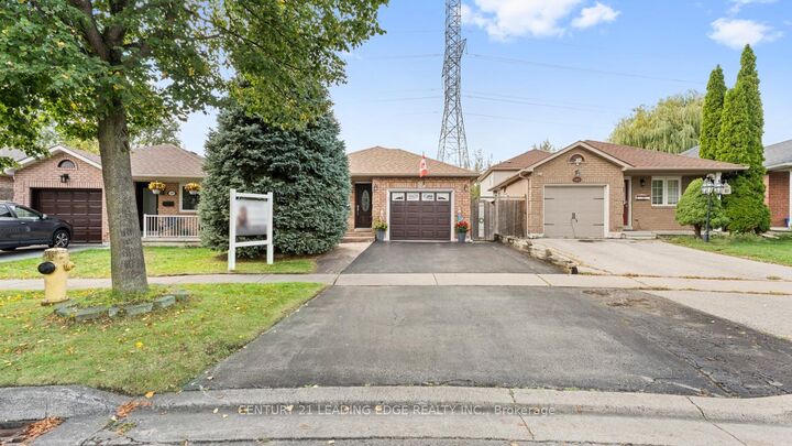 Property Photo:  385 Compton Crescent  ON L1G 8C7 