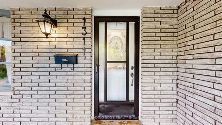 Property Photo: 1311 Cartier Boulevard ON K9H 6S4