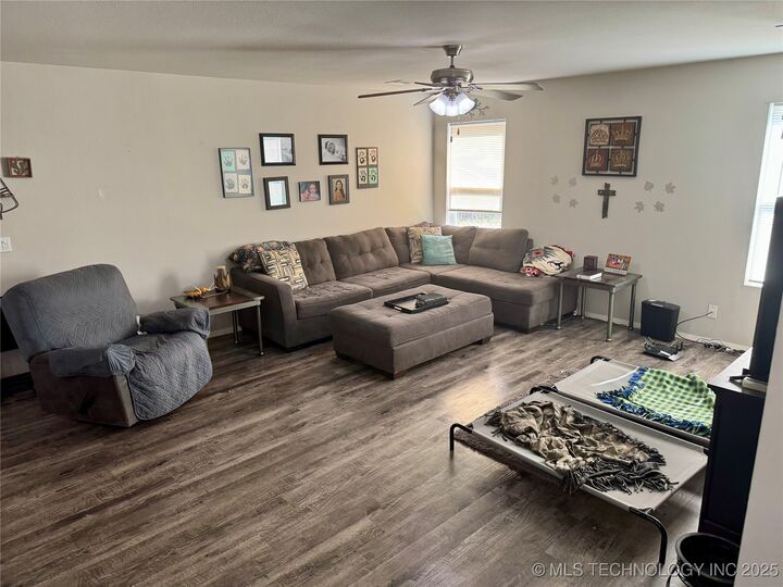 Property Photo: 14164 S 298th OK 74429