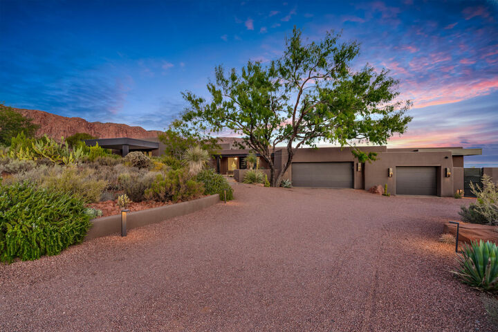 Property Photo: 1450 Tuweap Dr UT 84738