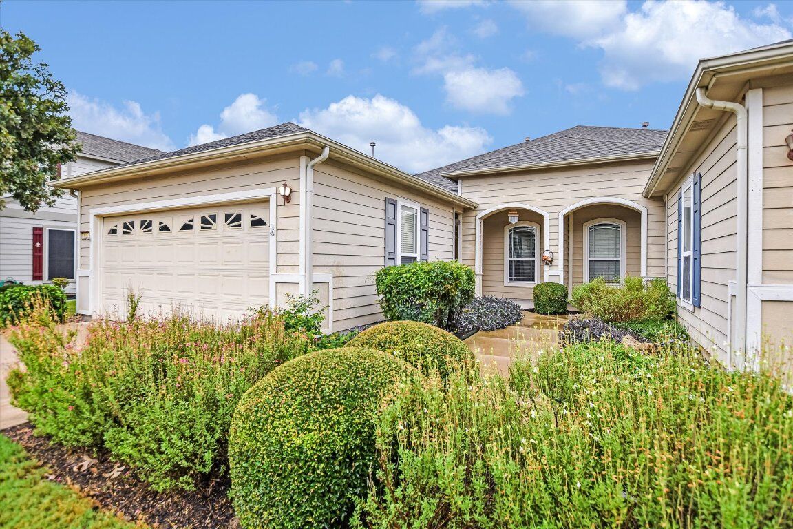 Property Photo: 125 Nassau Circle TX 78633