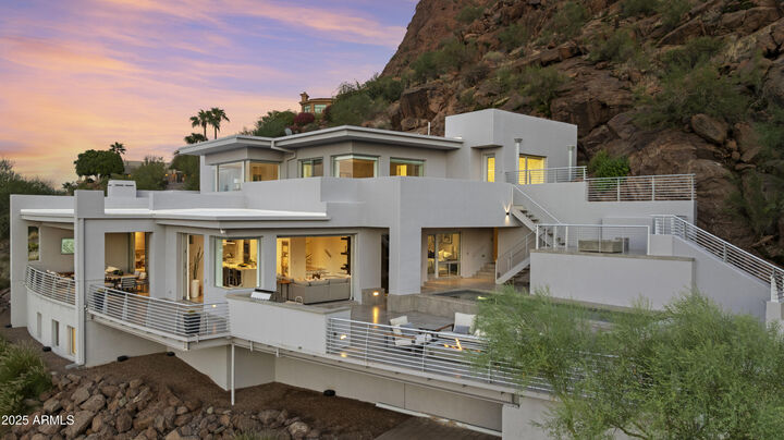 Property Photo:  5501 E San Miguel Avenue  AZ 85253 