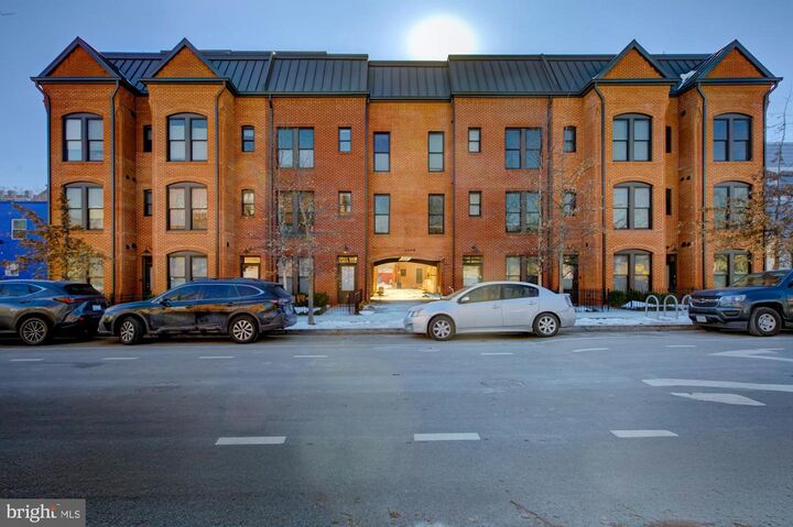 Property Photo:  1309 E Street SE 12  DC 20003 